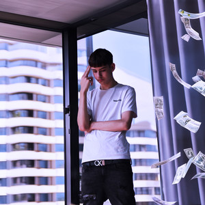 POŚCIG ZA KASKĄ (Explicit)