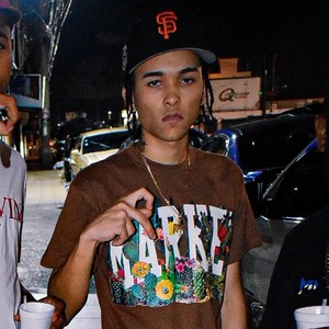 Persona Ideal (Malo) (Explicit)