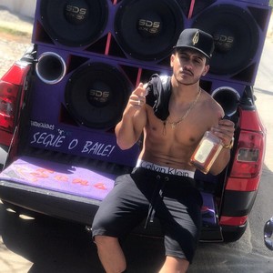 Blogueirinha (Explicit)