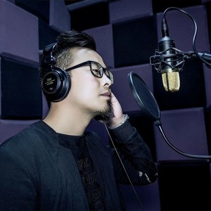 游子异乡一声吼 (伴奏)