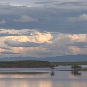 关机又关机+花海+四季予你