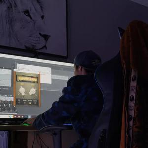 Mind Yo Buisness (feat. Xcett) (Explicit)