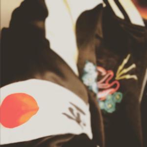 Kiss and Tell(feat. Mall City) (Explicit)