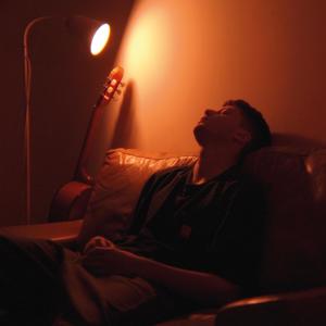 Una Luz (feat. Yersi) (Explicit)