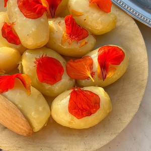 Locked Eyes (Feat. Sonny Zero)