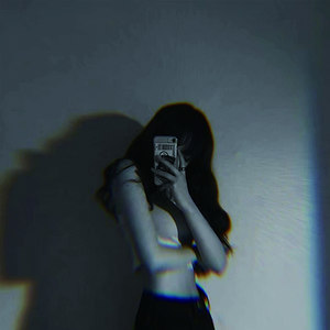 抽烟的有人故事喝酒的人有心事 (Remix)