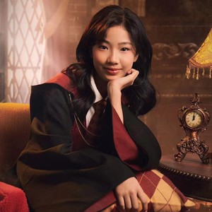 歌曲：枕着光的她