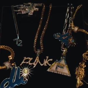 Blue And Yellow Diamonds (feat. Funk Lo) (Explicit)