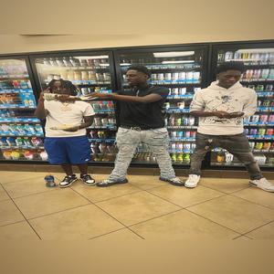 Juice (feat. Roadrunnermarkk & Strip4mar) (Explicit)