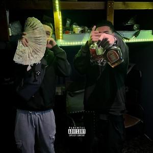 Lifes a risk (feat. Threehunnidthree) (Slangin freestyle) (Explicit)