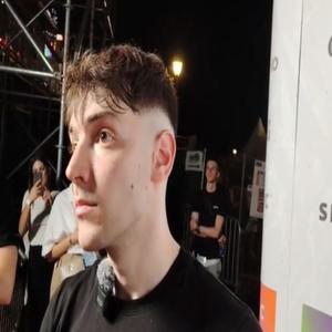 Dva Prsta Petrov (Explicit)