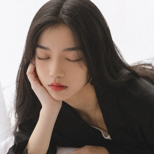 《美女闪婚豪门大叔，甜爆了！》第25--26章 郁闷的简昱舟