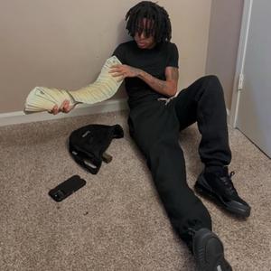 Off Hip (feat. 1shopuno) (Explicit)