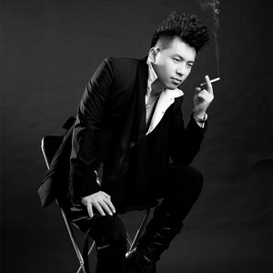 喝醉了你会想起谁 (伴奏)