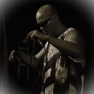 Guerreros (feat. Viejo Nandez, Blackfamily & Sugaray mutante) (Explicit)