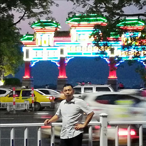 情深思忆难自控 (伴奏)