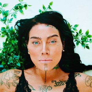 En vänlig grönskas rika dräkt