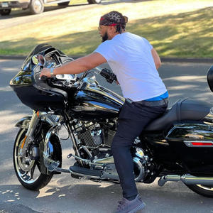 Different time (feat. Sheek Deezly) (Explicit)