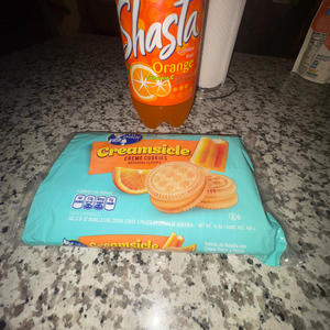 Jari2holiday (feat. OKS)