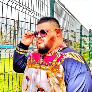 Chilling -El Perverso Fat-D (feat. Delpho el Bioniko) (Explicit)