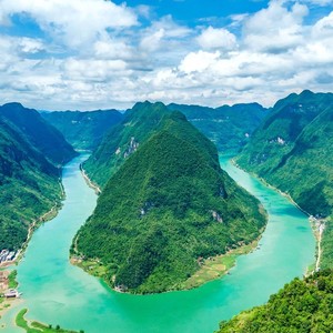 红水河流不进七百弄