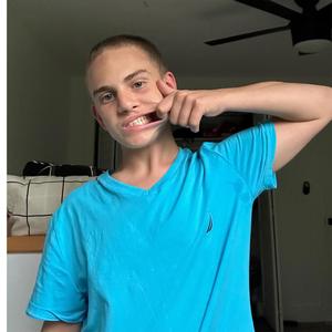 Gold teeth (Explicit)