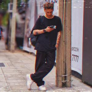 Et le monde s'apaise (Explicit)