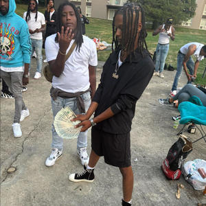 Drake & Drizzy (feat. GlockoFrmDa5) (Explicit)