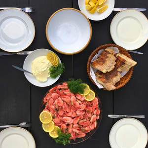 GARLIC SHRIMPS & RETSINA (Explicit)