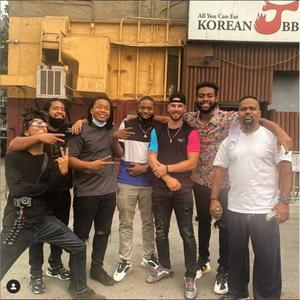 9 roommates (Explicit)