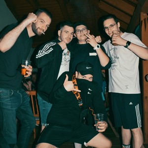 Chilluje Bombe (feat. Jankos) (Explicit)