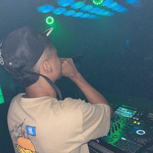 MTG (VAI ANDAR DE CADEIRA DE RODA) (Explicit)