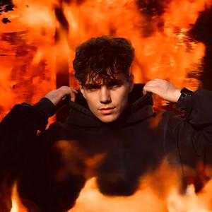 Cały płonę (feat. Gmeniu)