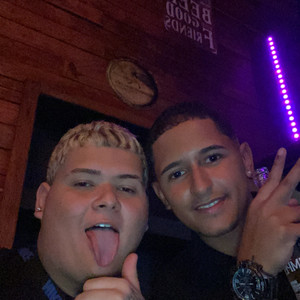 HJ NA CASA DO SEU ZÉ VS VOU TE EMPURRAR A MINHA LINGUIÇA (Explicit)