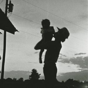 She Knows (feat. Emma Diamond)