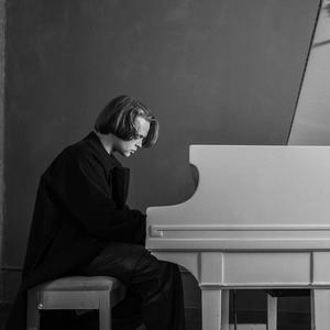 paranoia (feat. Stefan Haerle)