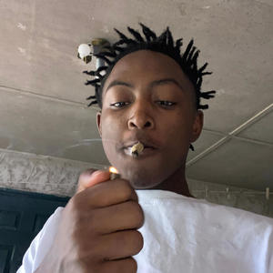 Stupid (feat. Yungeen C3) (Explicit)