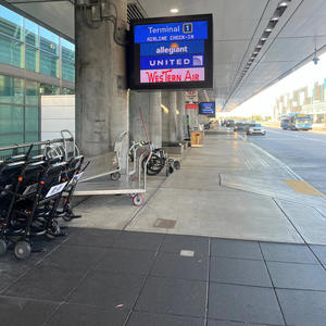 Move (feat. AyeTrapStar) (Explicit)