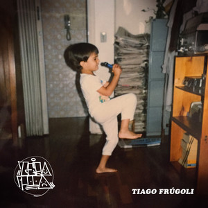 Cobra Mordendo o Rabo