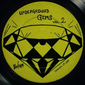 Set Me Free (Previously Unreleased Victor Simonelli Mix)