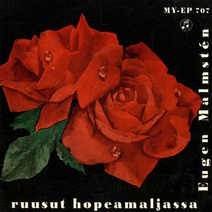 Ruusut hopeamaljassa