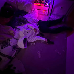 Picture painting (Explicit)