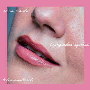 Öpüşürken Aşıklar