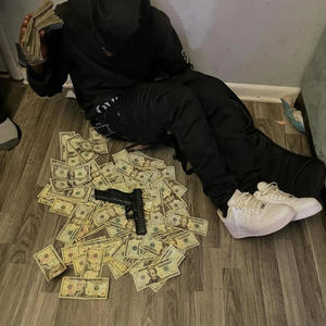 ONE OF AH KIND (feat. Bucs) (Explicit)