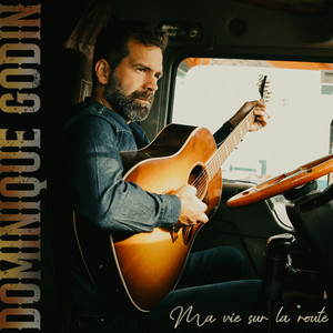 Ma main frôle la sienne