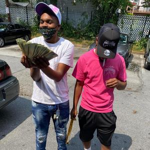 KnockKnock(feat. ShadSpits) (Explicit)