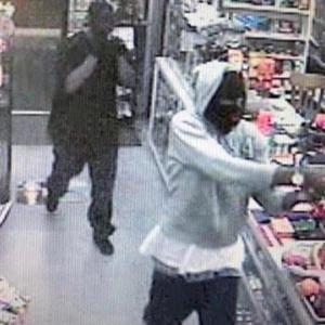 WalkkOutt (feat. ILYDEMONA) (Explicit)