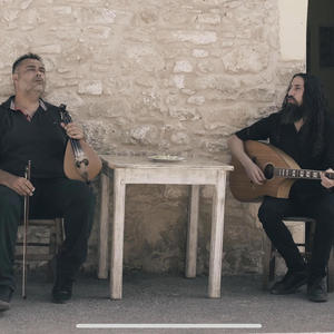Dio Patrides (feat. Striligkas Giorgos)