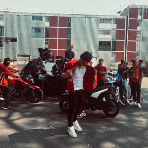 LA MOTO (feat. Maury) (Explicit)