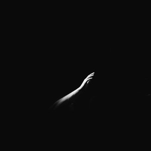 Numb (feat. Vivian Moon)
